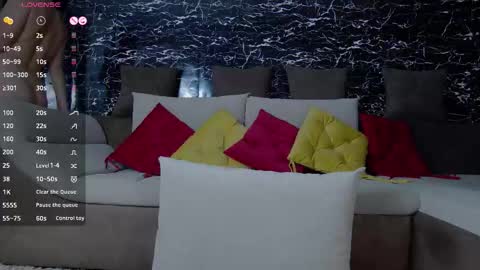 Snapshot of ennakymm chatting on 09.12.25 Enna online show from 09.12.25