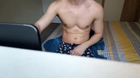 Snapshot of enoch98 chatting on 03.10.25 enoch98 online show from 03.10.25