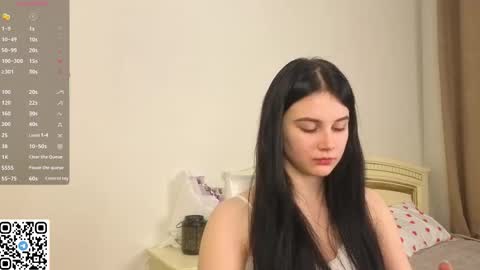 Snapshot of enricaelis chatting on 02.06.26 Sani online show from 02.06.26