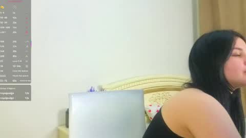 Snapshot of enricaelis chatting on 04.10.26 Sani online show from 04.10.26