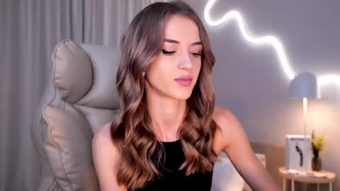 Snapshot of entya chatting on 10.17.25 entya online show from 10.17.25