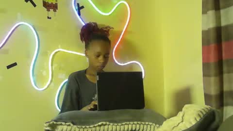 Snapshot of envy_spice chatting on 04.13.26 streamsinners online show from 04.13.26