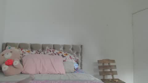 enyer_twin online show from 12.02.25