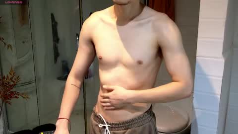 Snapshot of enzo_steel chatting on 04.26.26 enzo_steel online show from 04.26.26