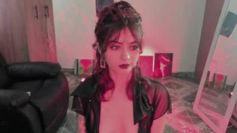 Snapshot of ephemeral_hot chatting on 04.30.26 Leyla online show from 04.30.26