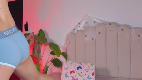 Snapshot of eragonbooy02 chatting on 10.23.25 Eragon online show from 10.23.25