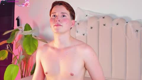 Snapshot of eragonbooy02 chatting on 10.25.25 Eragon online show from 10.25.25