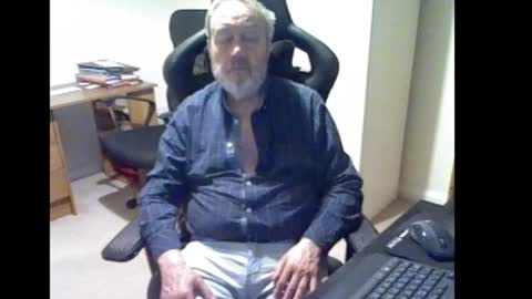 erasmus_d online show from 02.23.26