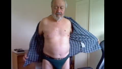 Snapshot of erasmus_d chatting on 04.22.26 erasmus_d online show from 04.22.26