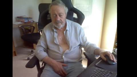Snapshot of erasmus_d chatting on 04.23.26 erasmus_d online show from 04.23.26