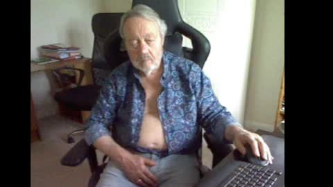 Snapshot of erasmus_d chatting on 04.27.26 erasmus_d online show from 04.27.26