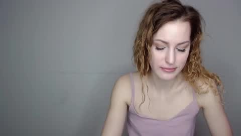 Snapshot of erdbeeren_mit_sahne chatting on 12.09.24 Erdbeeren mit Sahne online show from 12.09.24