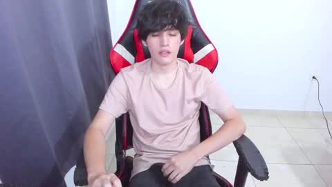 Snapshot of eren_tatakae chatting on 11.04.25 eren_tatakae online show from 11.04.25