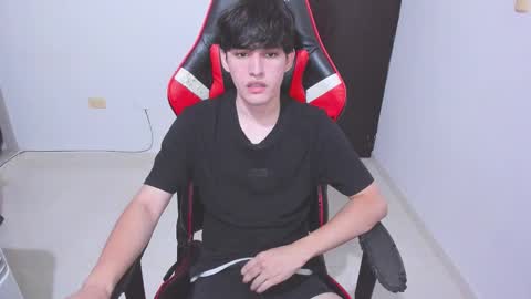 Snapshot of eren_tatakae chatting on 12.14.25 eren_tatakae online show from 12.14.25