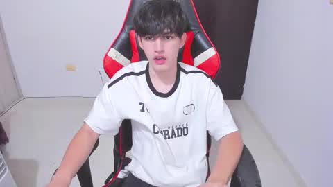 Snapshot of eren_tatakae chatting on 12.18.25 eren_tatakae online show from 12.18.25