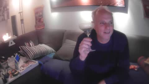 Snapshot of eric204 chatting on 12.08.24 Eric online show from 12.08.24