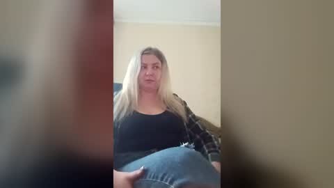 Snapshot of erica_thompson chatting on 06.12.26 Erica online show from 06.12.26
