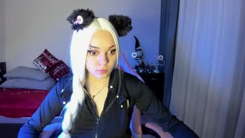 Erica online show from 01.03.25