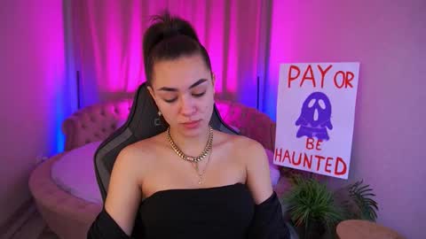 Snapshot of ericasin chatting on 11.02.25 Erica online show from 11.02.25