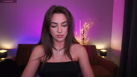 Snapshot of ericasin chatting on 11.06.25 Erica online show from 11.06.25