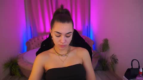 Snapshot of ericasin chatting on 11.09.25 Erica online show from 11.09.25