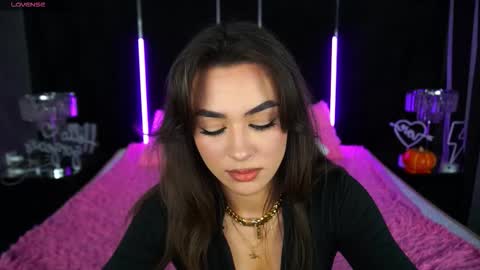 Snapshot of ericasin chatting on 11.10.25 Erica online show from 11.10.25