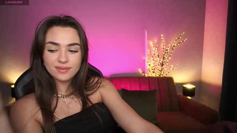 Snapshot of ericasin chatting on 11.14.25 Erica online show from 11.14.25