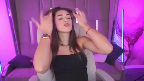 Snapshot of ericasin chatting on 11.18.25 Erica online show from 11.18.25