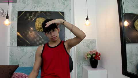 Snapshot of erick_zhimerman chatting on 01.18.25 online show from 01.18.25