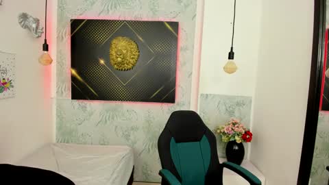 Snapshot of erick_zhimerman chatting on 01.31.25 online show from 01.31.25