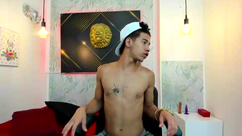 Snapshot of erick_zhimerman chatting on 02.11.25 online show from 02.11.25