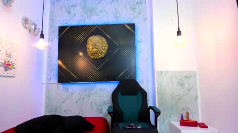 Snapshot of erick_zhimerman chatting on 02.11.25 online show from 02.11.25