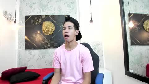 Snapshot of erick_zhimerman chatting on 02.18.25 online show from 02.18.25