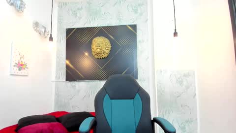 Snapshot of erick_zhimerman chatting on 02.23.25 online show from 02.23.25