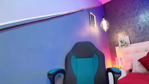 Snapshot of erick_zhimerman chatting on 02.27.25 online show from 02.27.25