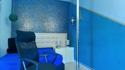 Snapshot of erick_zhimerman chatting on 10.06.25 online show from 10.06.25