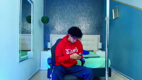 Snapshot of erick_zhimerman chatting on 10.13.25 online show from 10.13.25