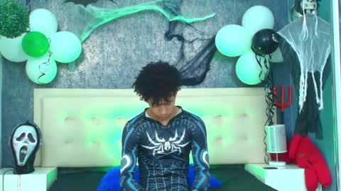 Snapshot of erick_zhimerman chatting on 10.30.25 online show from 10.30.25