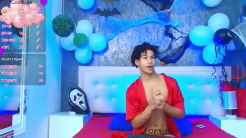 Snapshot of erick_zhimerman chatting on 10.31.25 online show from 10.31.25