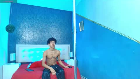 Snapshot of erick_zhimerman chatting on 11.06.25 online show from 11.06.25