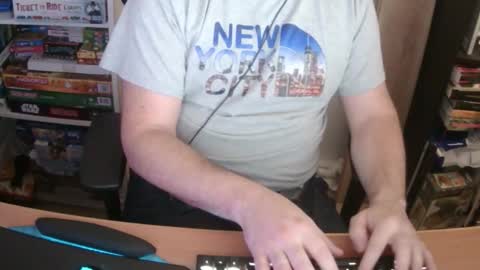 Snapshot of erik_dapper chatting on 12.05.25 Erik Dapper online show from 12.05.25