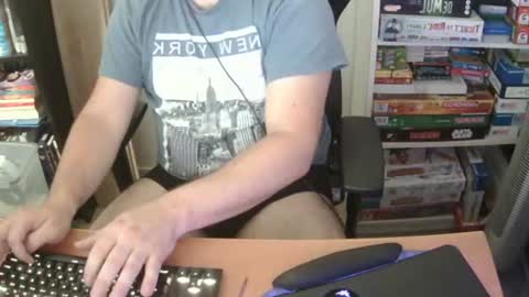 Snapshot of erik_dapper chatting on 06.26.26 Erik Dapper online show from 06.26.26