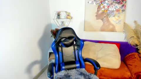 E R I K A  - L  Y R I C S online show from 02.25.26