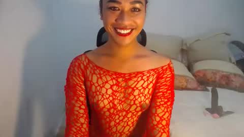 Snapshot of erika_madrigal chatting on 01.11.25 erika_madrigal online show from 01.11.25