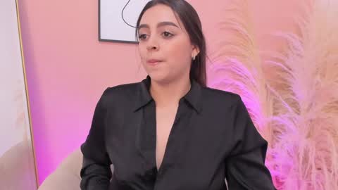 Erika Mendez online show from 01.11.25