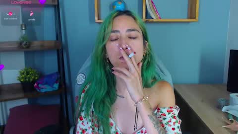 Snapshot of erika_stevens chatting on 09.16.25 E R I K A - SAGITARIO..... online show from 09.16.25