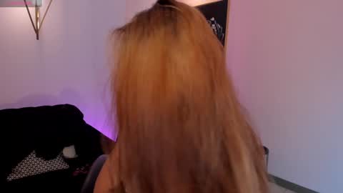 Snapshot of erikabenz chatting on 01.15.25 Erika Benz online show from 01.15.25