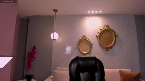 Erika Benz online show from 03.26.26