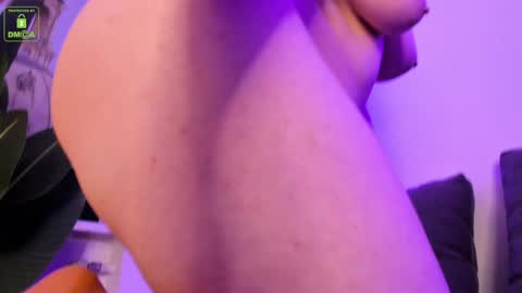 Snapshot of erikalustx chatting on 11.26.25 Erika online show from 11.26.25