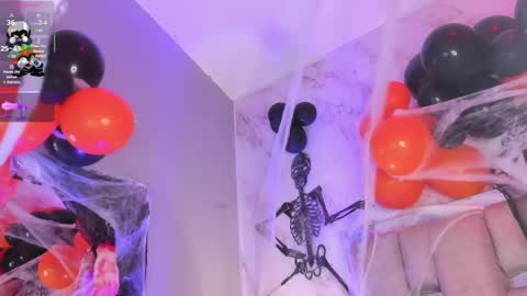 Erika  online show from 10.09.25